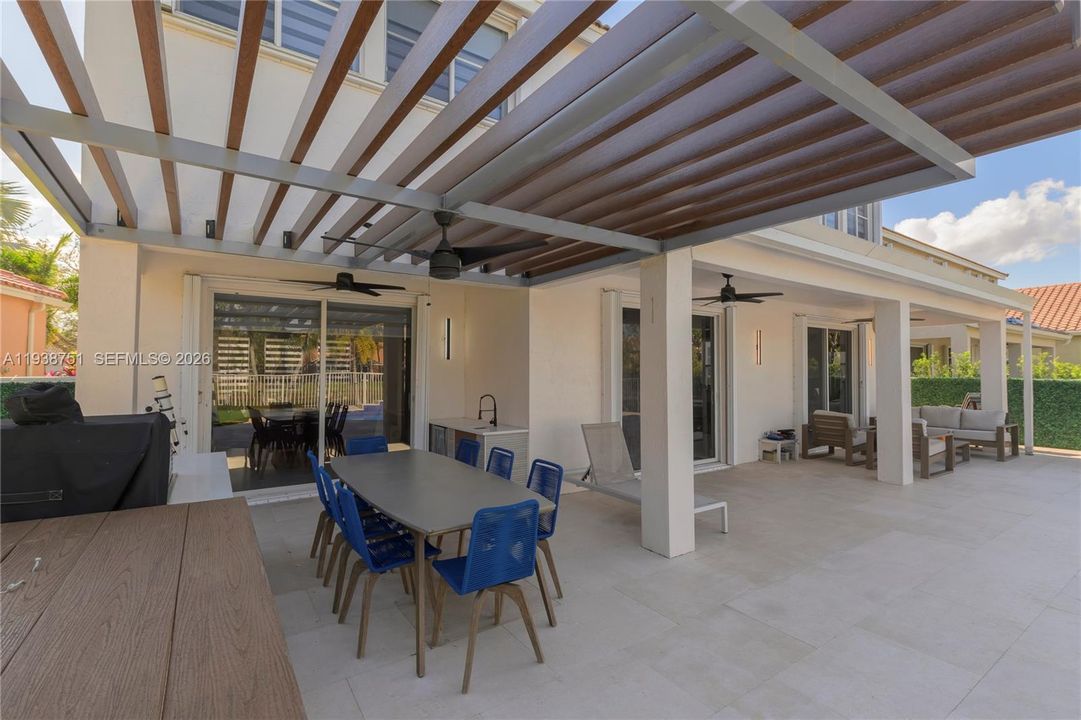 For Rent: $7,500 (5 beds, 3 baths, 2482 Square Feet)