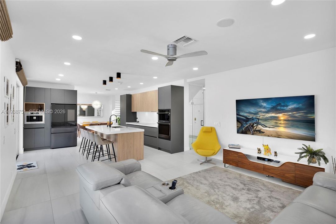 For Rent: $7,500 (5 beds, 3 baths, 2482 Square Feet)