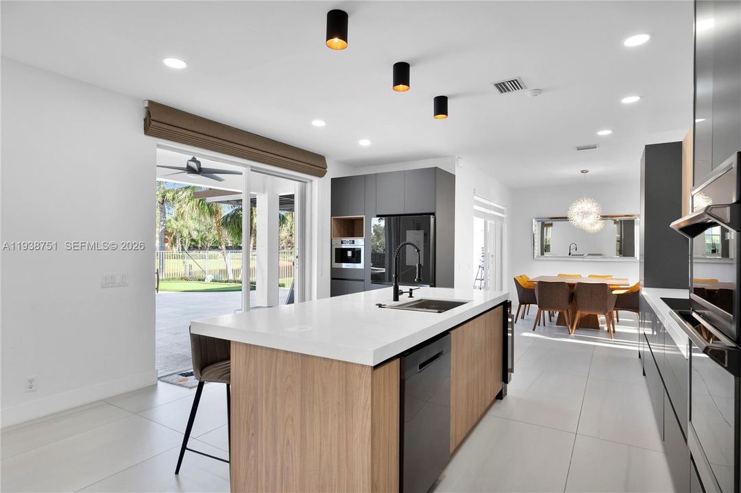 For Rent: $7,500 (5 beds, 3 baths, 2482 Square Feet)