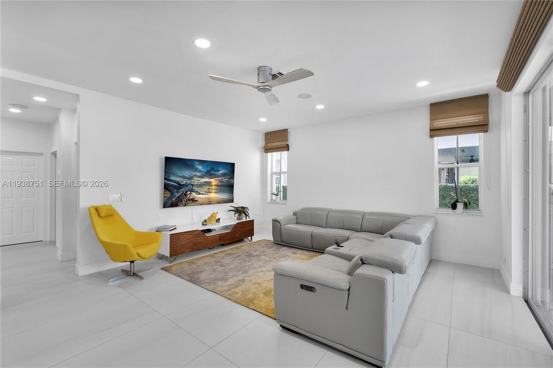 For Rent: $7,500 (5 beds, 3 baths, 2482 Square Feet)