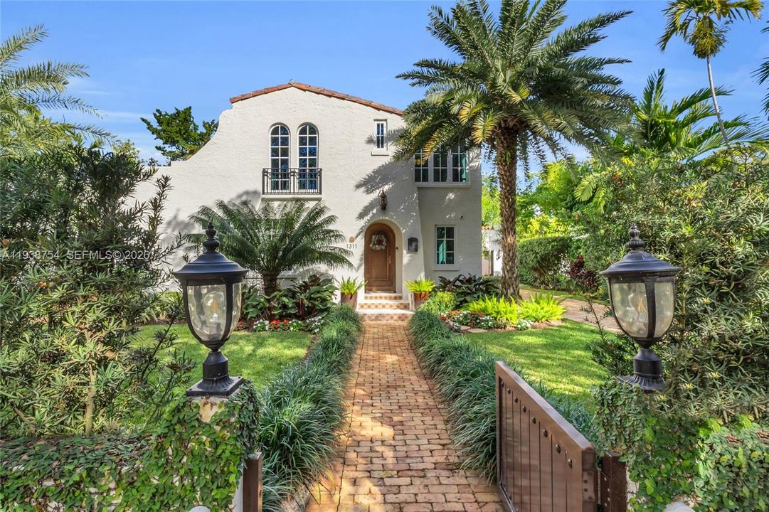 待售: $5,950,000 (5 贝兹, 5 浴室, 5090 平方英尺)