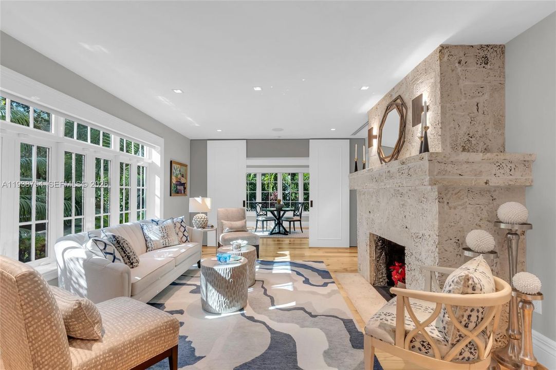 待售: $5,950,000 (5 贝兹, 5 浴室, 5090 平方英尺)