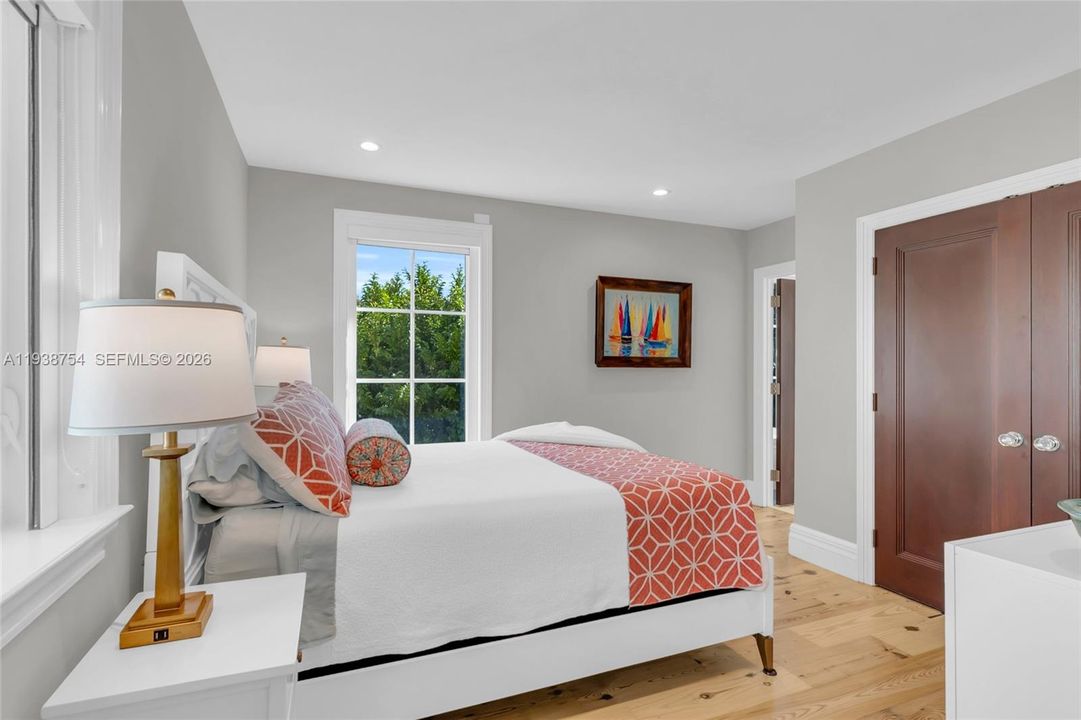 待售: $5,950,000 (5 贝兹, 5 浴室, 5090 平方英尺)