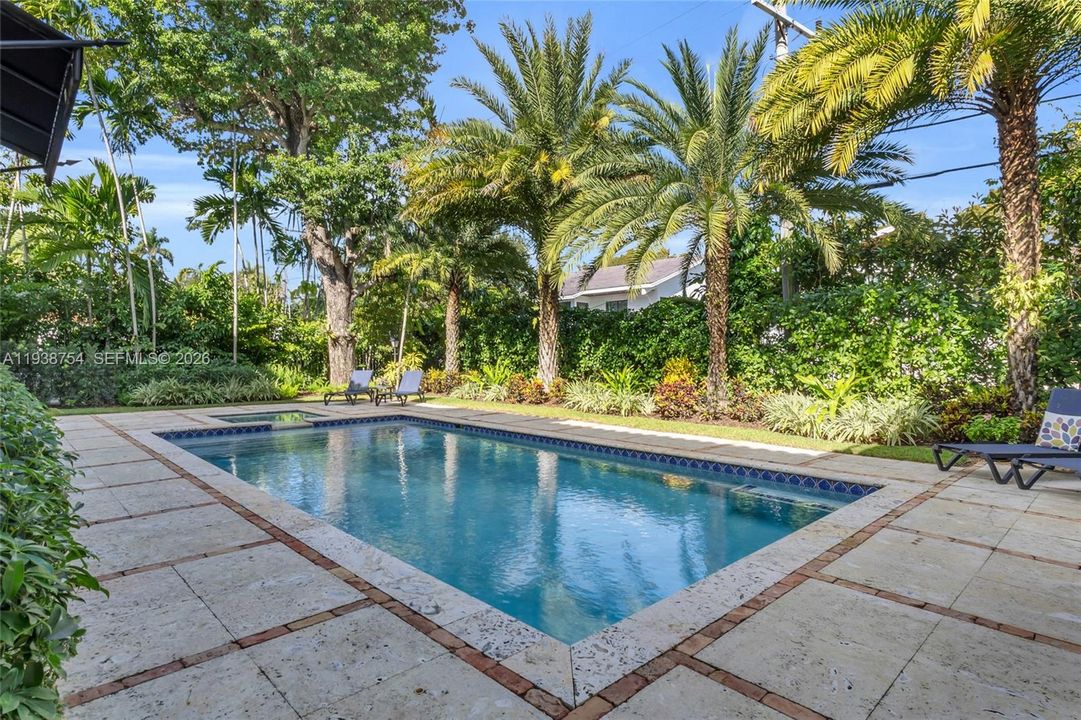 待售: $5,950,000 (5 贝兹, 5 浴室, 5090 平方英尺)