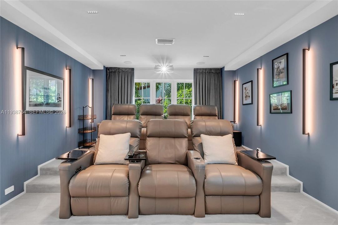 待售: $5,950,000 (5 贝兹, 5 浴室, 5090 平方英尺)