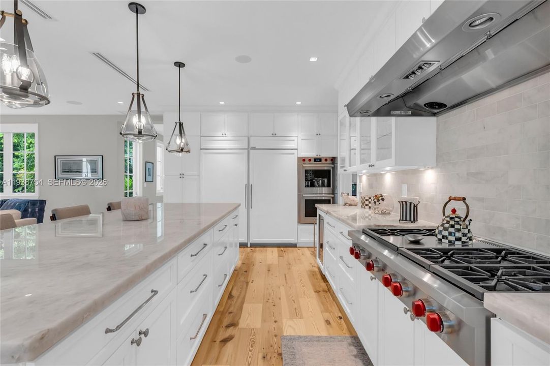 待售: $5,950,000 (5 贝兹, 5 浴室, 5090 平方英尺)