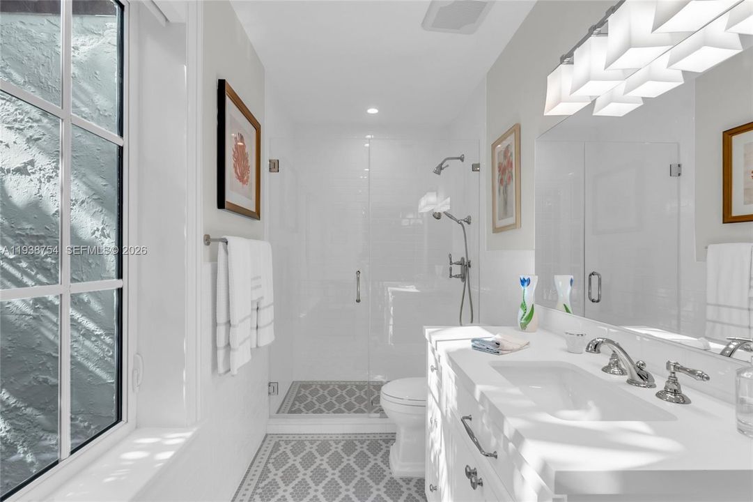 待售: $5,950,000 (5 贝兹, 5 浴室, 5090 平方英尺)