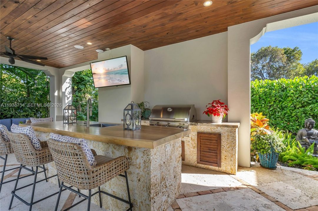 待售: $5,950,000 (5 贝兹, 5 浴室, 5090 平方英尺)