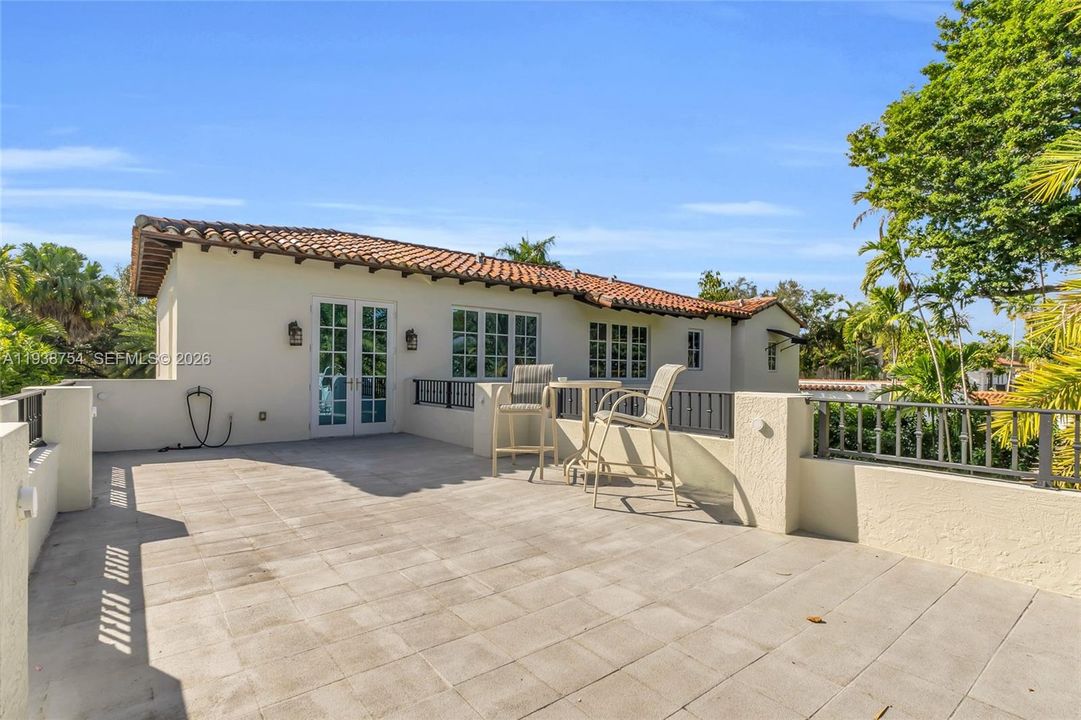 待售: $5,950,000 (5 贝兹, 5 浴室, 5090 平方英尺)