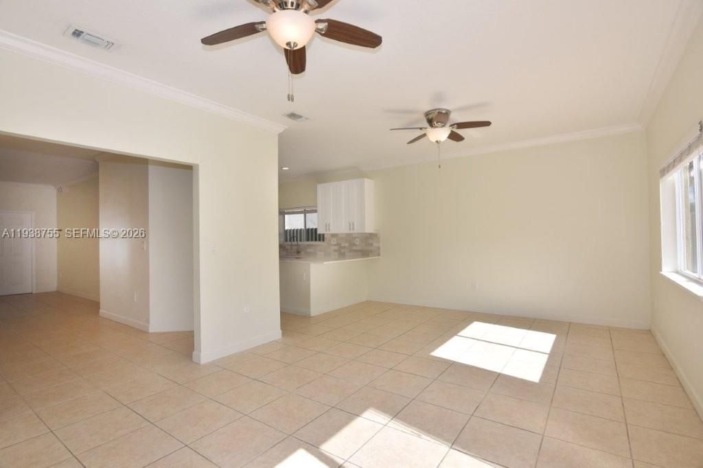 For Rent: $3,200 (3 beds, 2 baths, 1668 Square Feet)