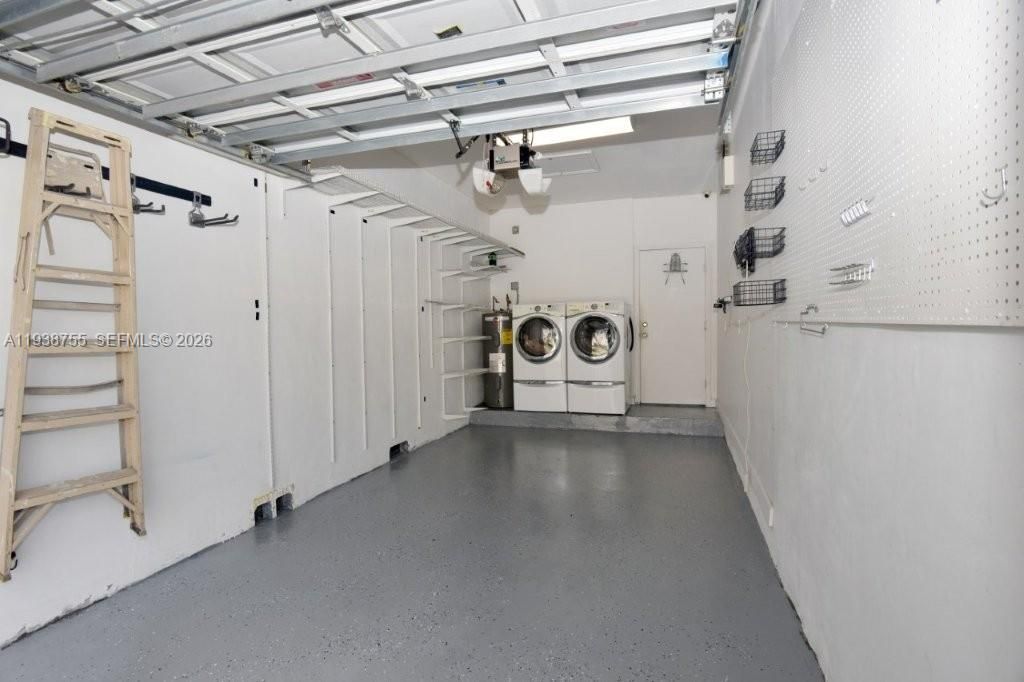 For Rent: $3,200 (3 beds, 2 baths, 1668 Square Feet)