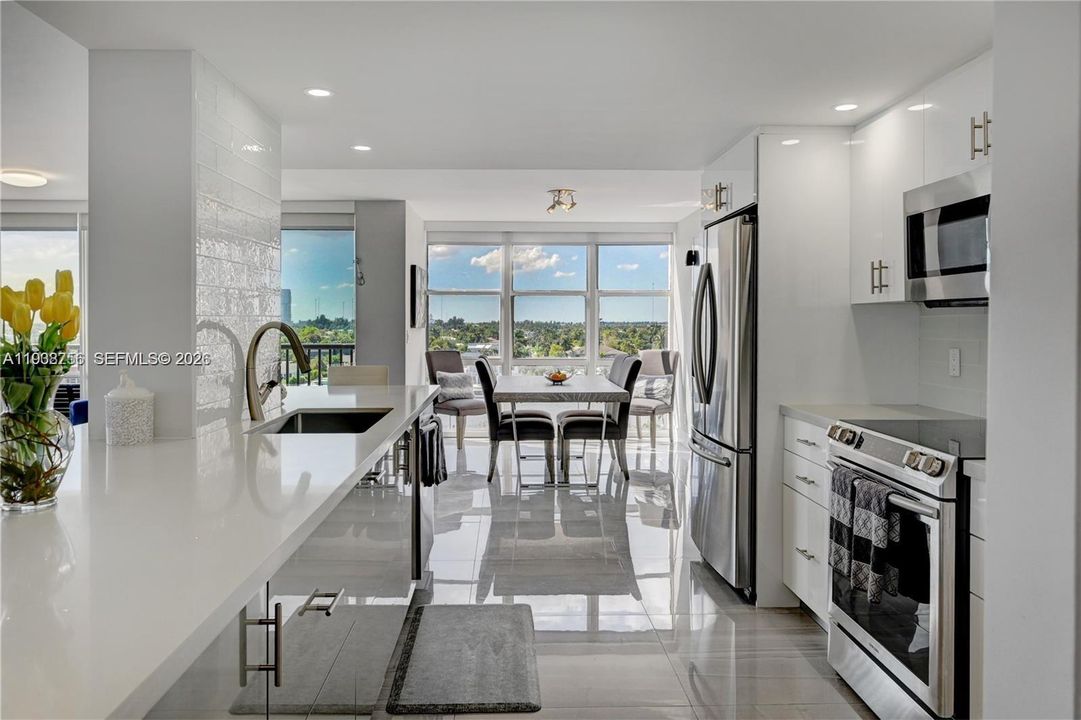 En Venta: $649,000 (2 camas, 2 baños, 1360 Pies cuadrados)