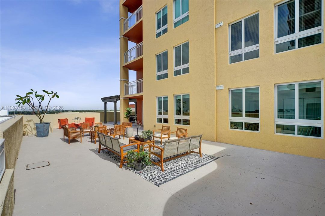 En Venta: $535,000 (2 camas, 2 baños, 1155 Pies cuadrados)