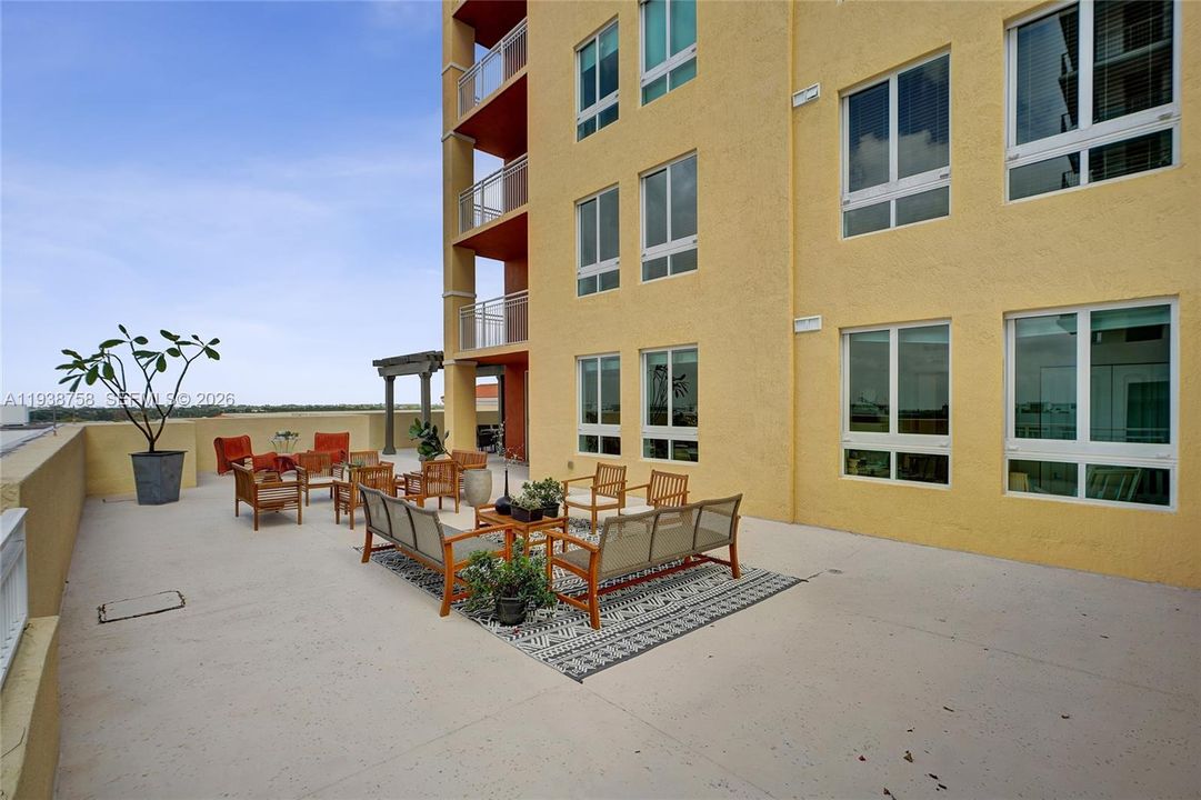 En Venta: $535,000 (2 camas, 2 baños, 1155 Pies cuadrados)