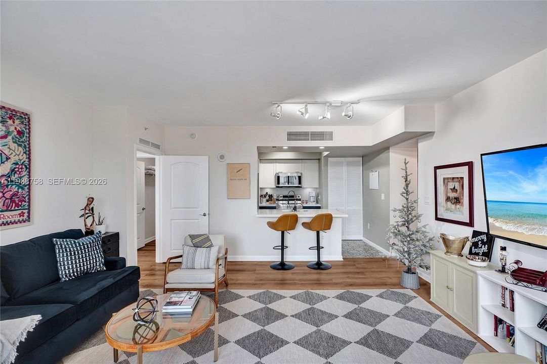 En Venta: $535,000 (2 camas, 2 baños, 1155 Pies cuadrados)