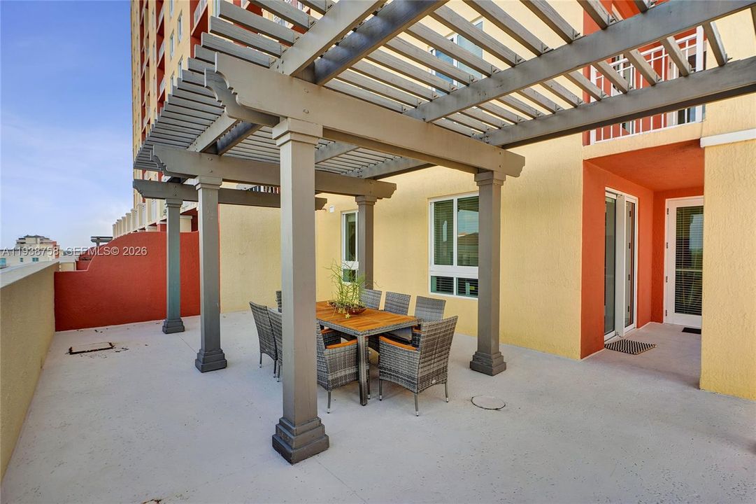 En Venta: $535,000 (2 camas, 2 baños, 1155 Pies cuadrados)