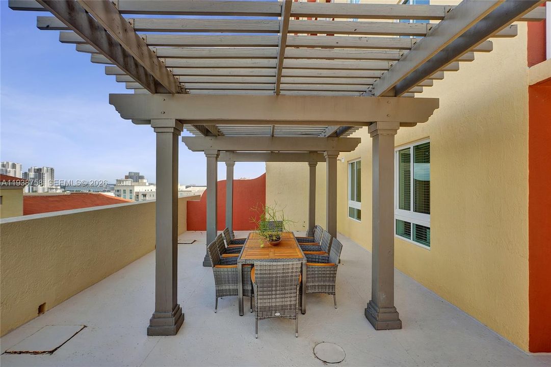 En Venta: $535,000 (2 camas, 2 baños, 1155 Pies cuadrados)