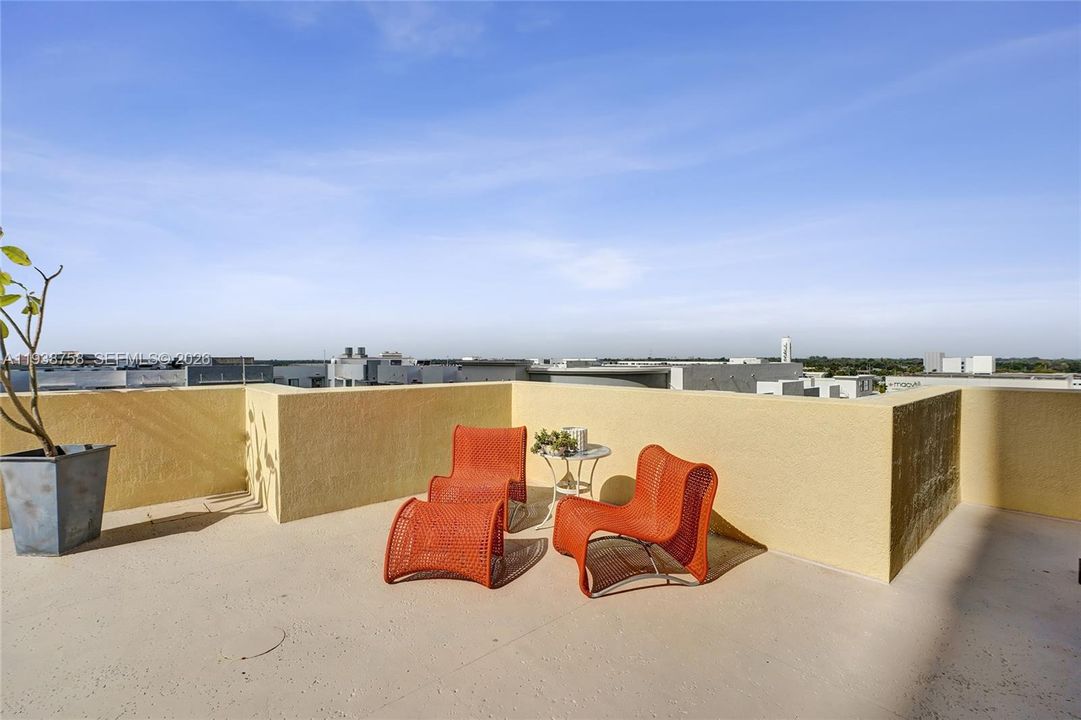 En Venta: $535,000 (2 camas, 2 baños, 1155 Pies cuadrados)