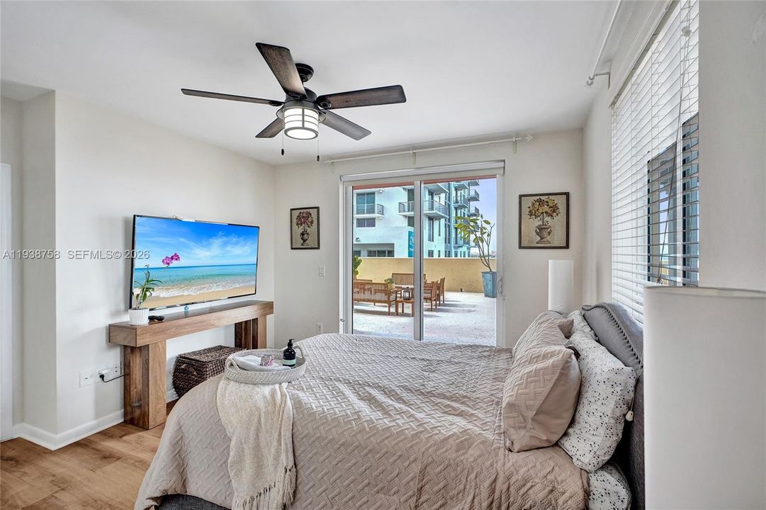 En Venta: $535,000 (2 camas, 2 baños, 1155 Pies cuadrados)