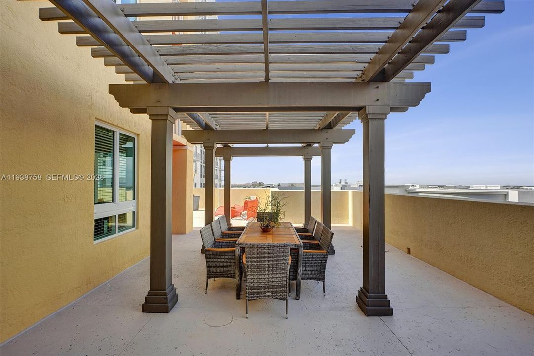 En Venta: $535,000 (2 camas, 2 baños, 1155 Pies cuadrados)