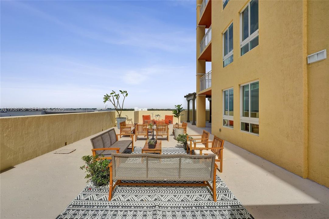 En Venta: $535,000 (2 camas, 2 baños, 1155 Pies cuadrados)