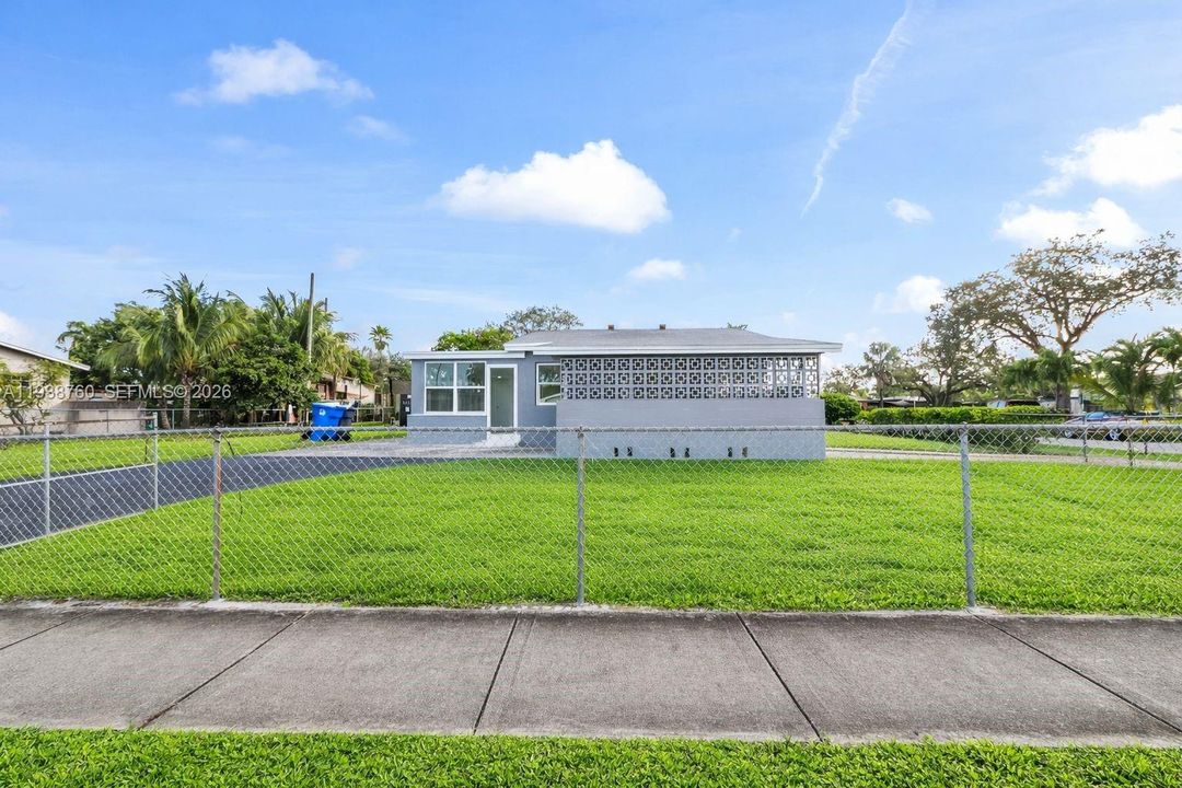 En Renta: $3,000 (3 camas, 2 baños, 1164 Pies cuadrados)