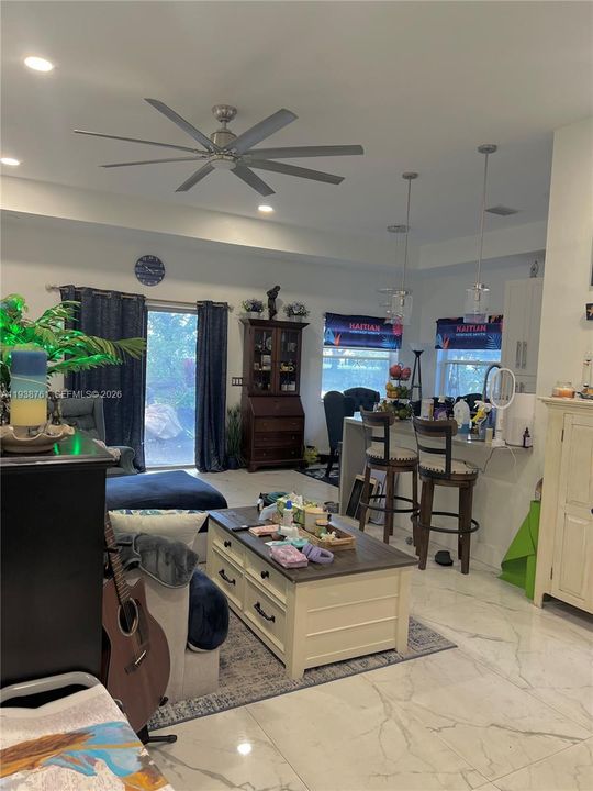 For Sale: $530,000 (3 beds, 2 baths, 1077 Square Feet)