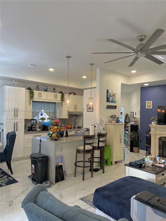 For Sale: $530,000 (3 beds, 2 baths, 1077 Square Feet)