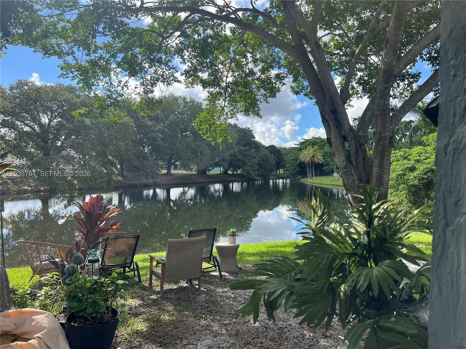 For Sale: $530,000 (3 beds, 2 baths, 1077 Square Feet)