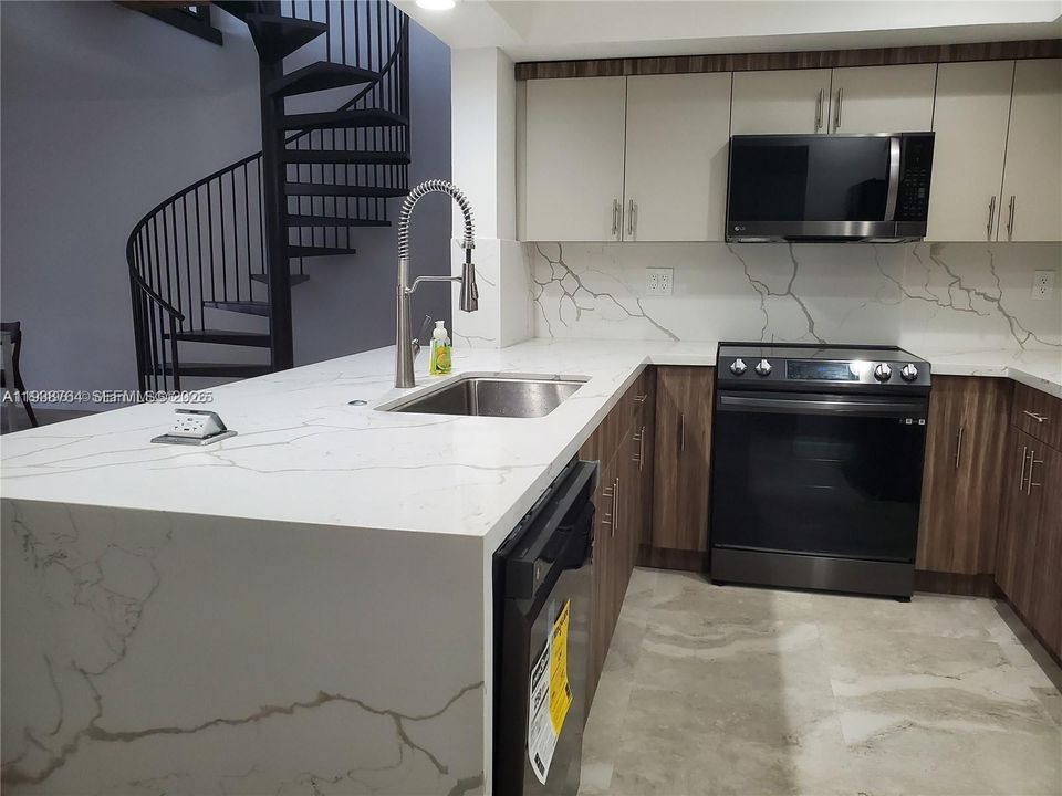 En Renta: $3,650 (2 camas, 2 baños, 1569 Pies cuadrados)