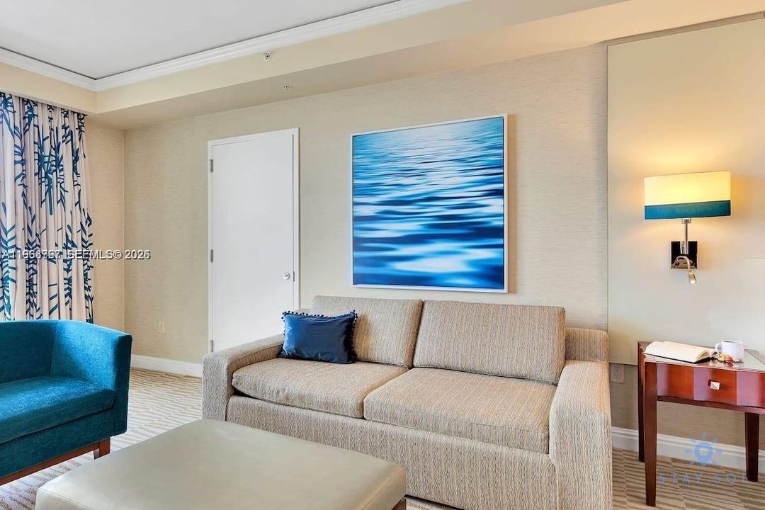 На продажу: $319,000 (0 спален, 1 ванн, 664 Квадратных фут)