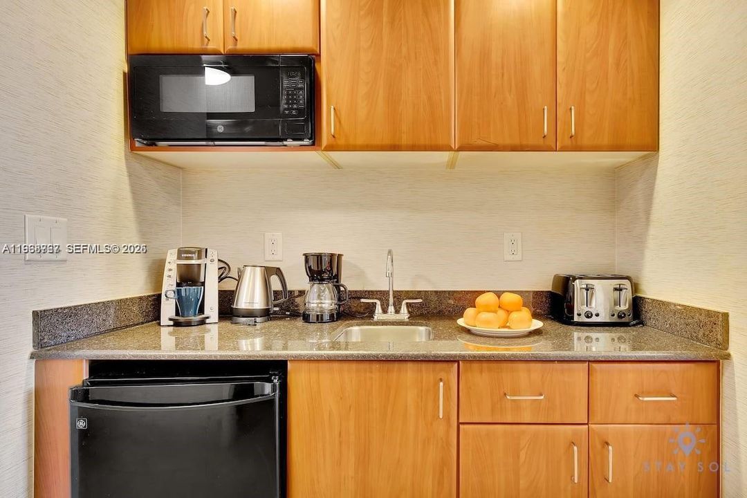 На продажу: $319,000 (0 спален, 1 ванн, 664 Квадратных фут)