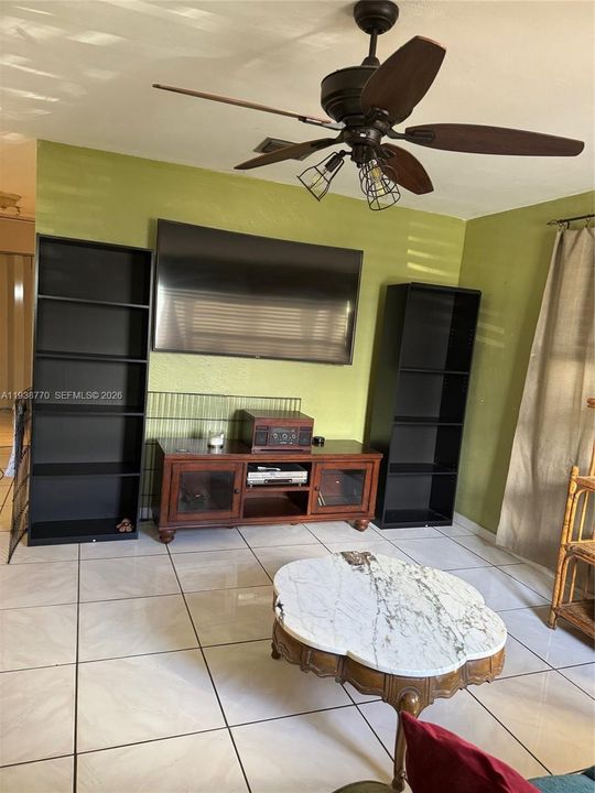 На продажу: $619,000 (4 спален, 3 ванн, 1875 Квадратных фут)