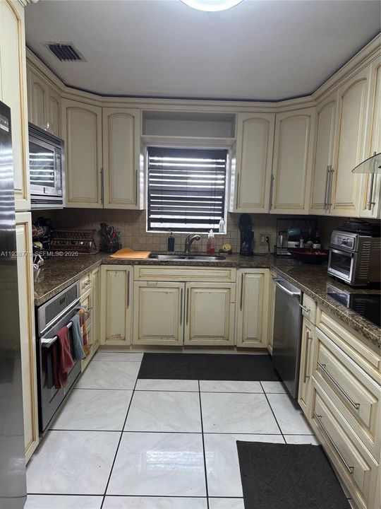 На продажу: $619,000 (4 спален, 3 ванн, 1875 Квадратных фут)