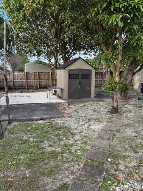 На продажу: $619,000 (4 спален, 3 ванн, 1875 Квадратных фут)