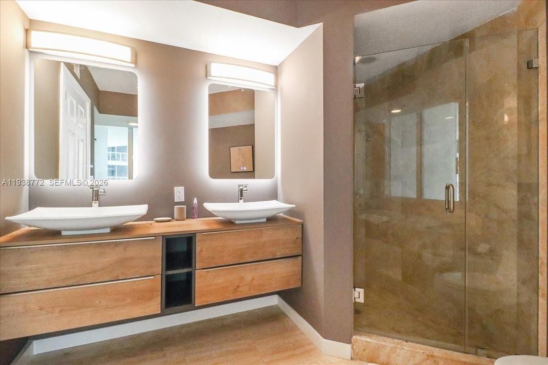 En Venta: $1,499,000 (2 camas, 2 baños, 1680 Pies cuadrados)