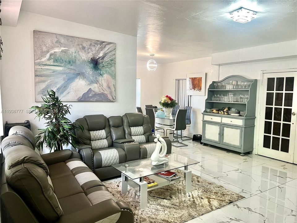 For Sale: $650,000 (3 beds, 1 baths, 1584 Square Feet)