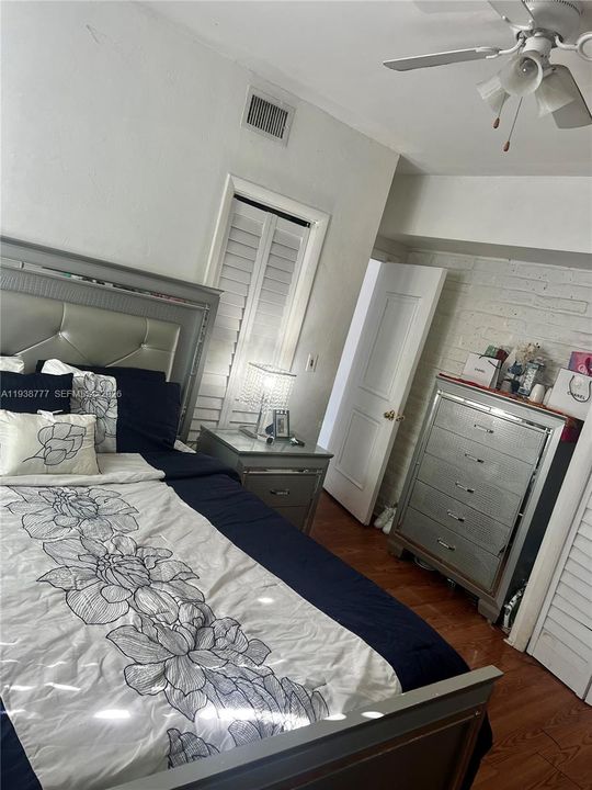 For Sale: $650,000 (3 beds, 1 baths, 1584 Square Feet)