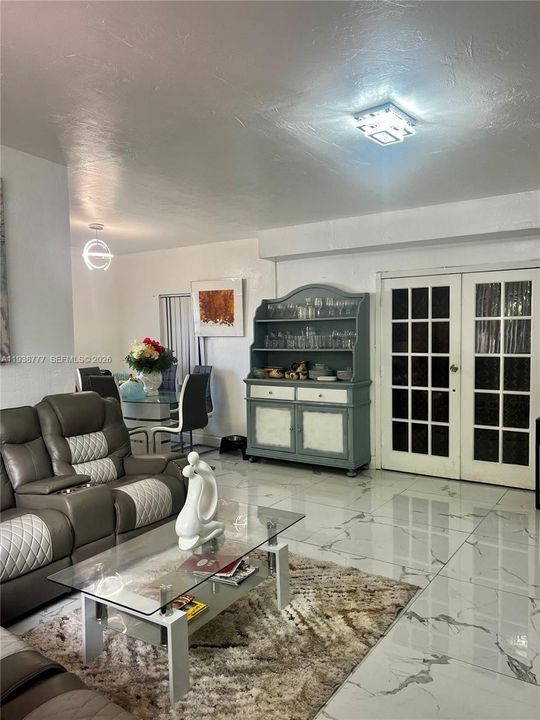 For Sale: $650,000 (3 beds, 1 baths, 1584 Square Feet)