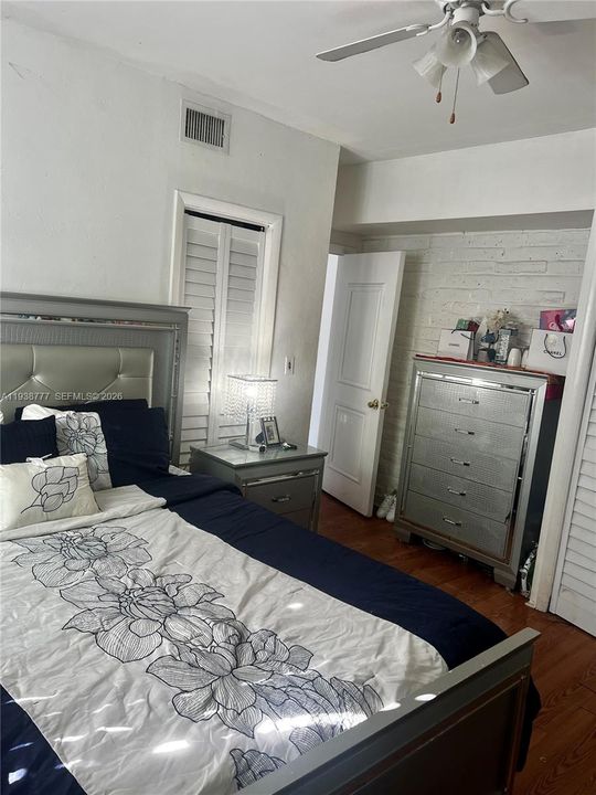 For Sale: $650,000 (3 beds, 1 baths, 1584 Square Feet)