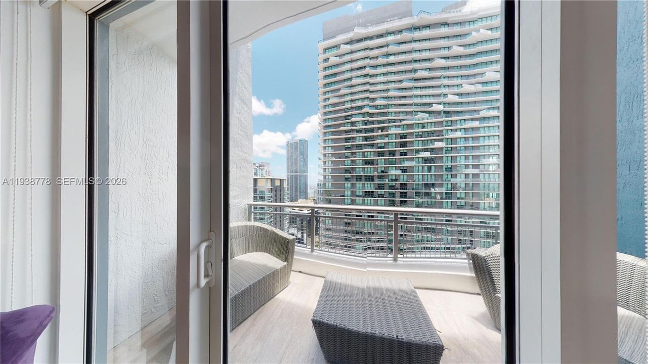 В аренду: $3,300 (1 спален, 1 ванн, 780 Квадратных фут)