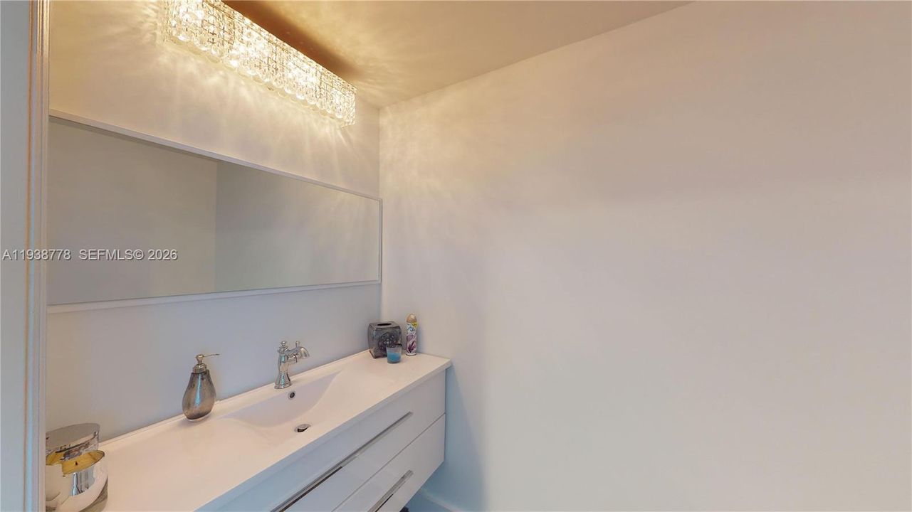 В аренду: $3,300 (1 спален, 1 ванн, 780 Квадратных фут)