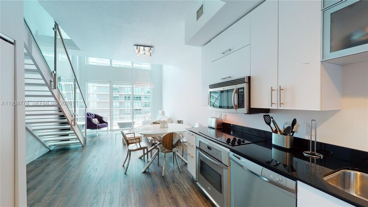 В аренду: $3,300 (1 спален, 1 ванн, 780 Квадратных фут)