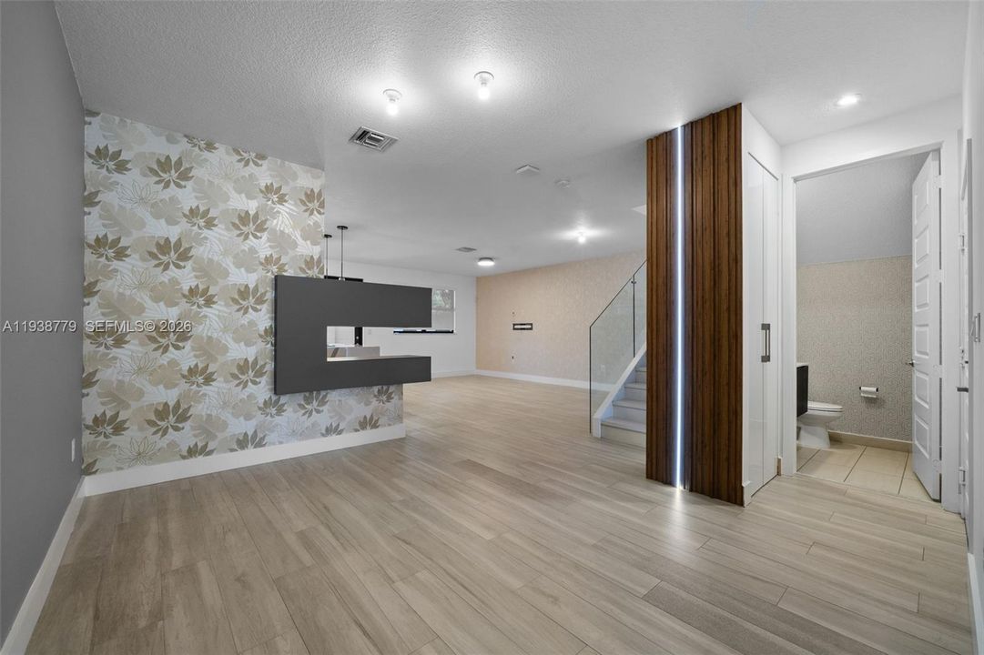 En Venta: $835,000 (4 camas, 3 baños, 2020 Pies cuadrados)