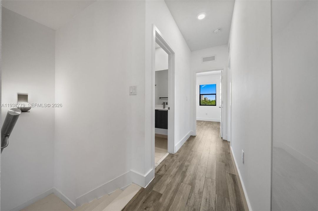 En Venta: $835,000 (4 camas, 3 baños, 2020 Pies cuadrados)