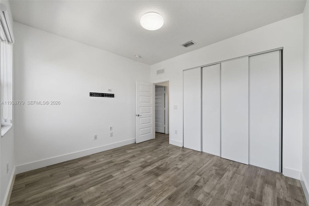 En Venta: $835,000 (4 camas, 3 baños, 2020 Pies cuadrados)