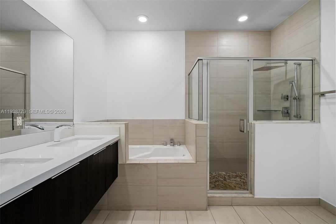 En Venta: $835,000 (4 camas, 3 baños, 2020 Pies cuadrados)