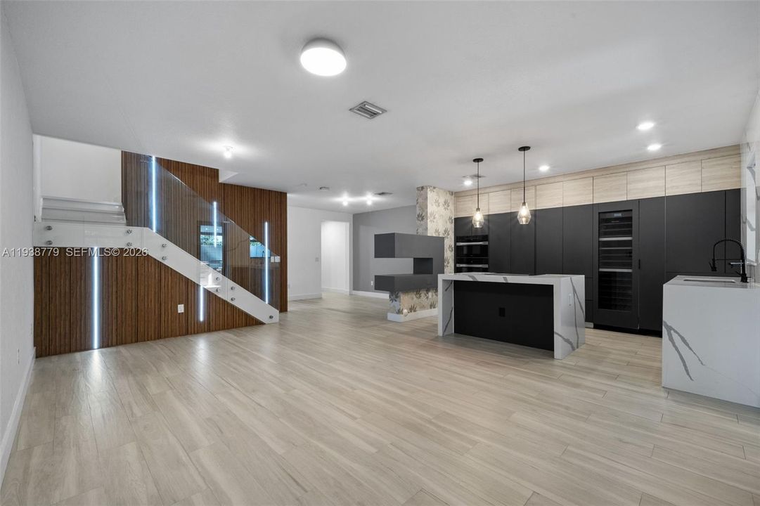 En Venta: $835,000 (4 camas, 3 baños, 2020 Pies cuadrados)