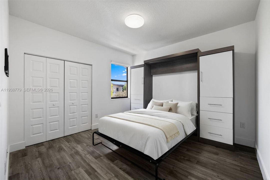 En Venta: $835,000 (4 camas, 3 baños, 2020 Pies cuadrados)