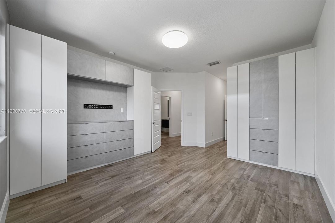 En Venta: $835,000 (4 camas, 3 baños, 2020 Pies cuadrados)